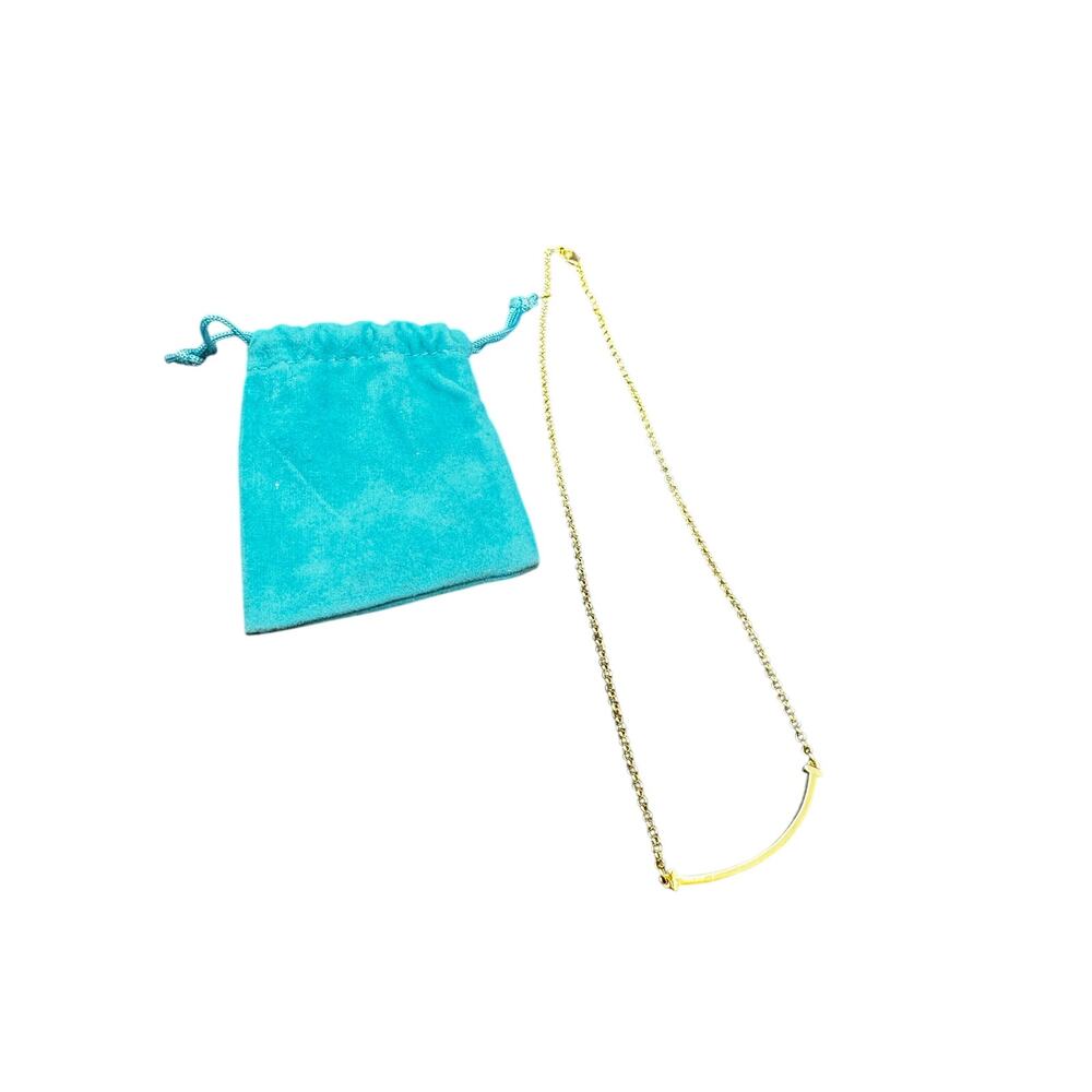NWT Gold Necklace with blue velvet bag- FASHION JEWELRY